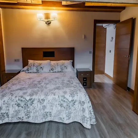 Casas Rurales 度假居 *